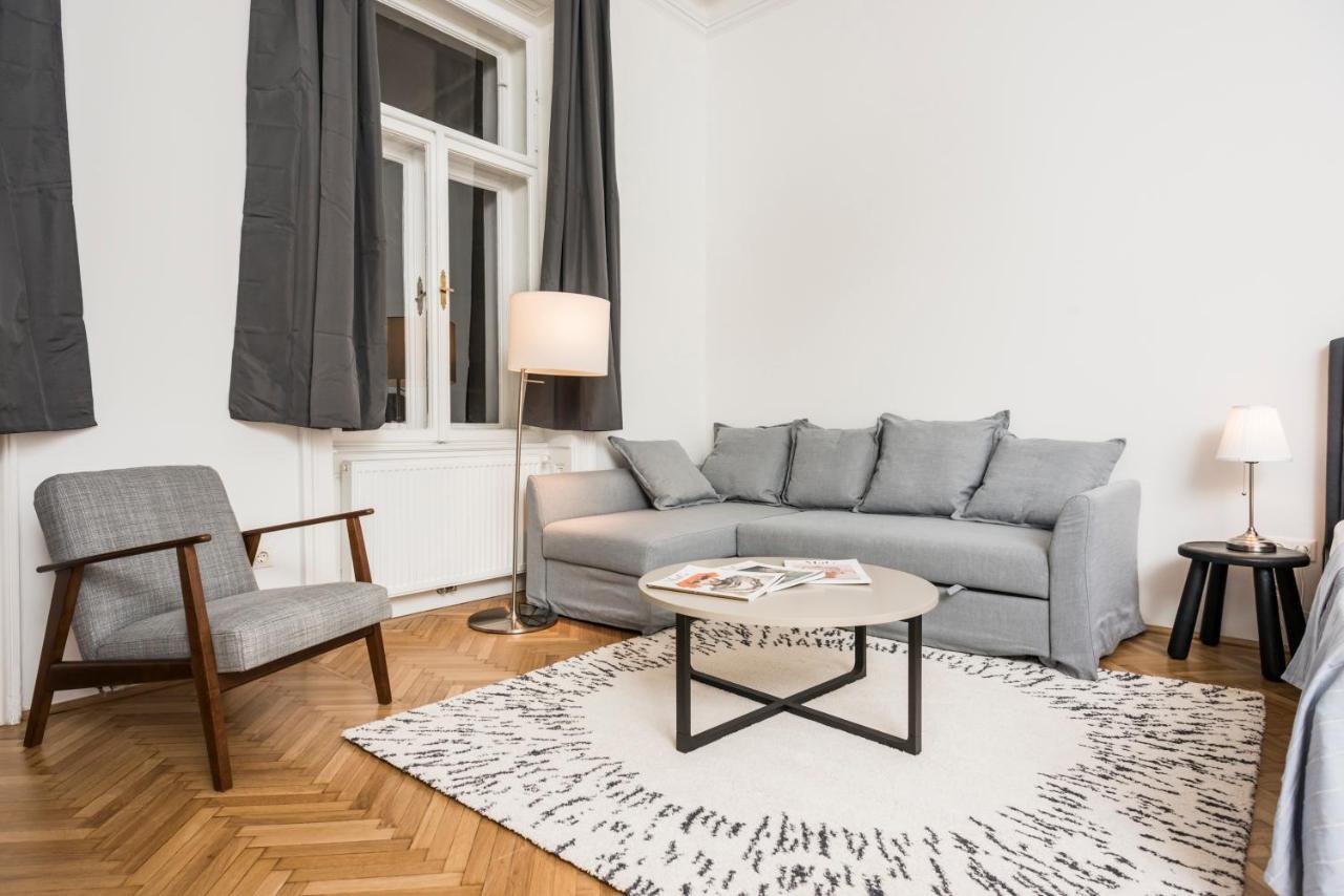 Senator Stephansplatz By Ichbucheat Apartment Wien